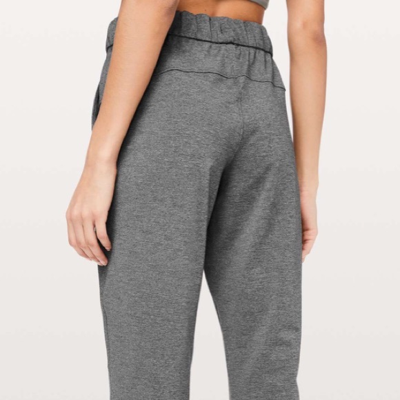 NEW LULULEMON On the Fly 7/8 Pant *NWT *Discontinued - Picture 5 of 7